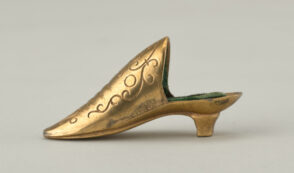 Thimble Holder or Pin Cushion