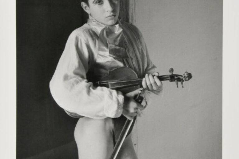 VIOLINIST, ARLES