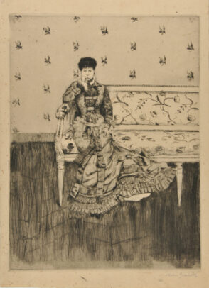 Jeune femme sur un canapé