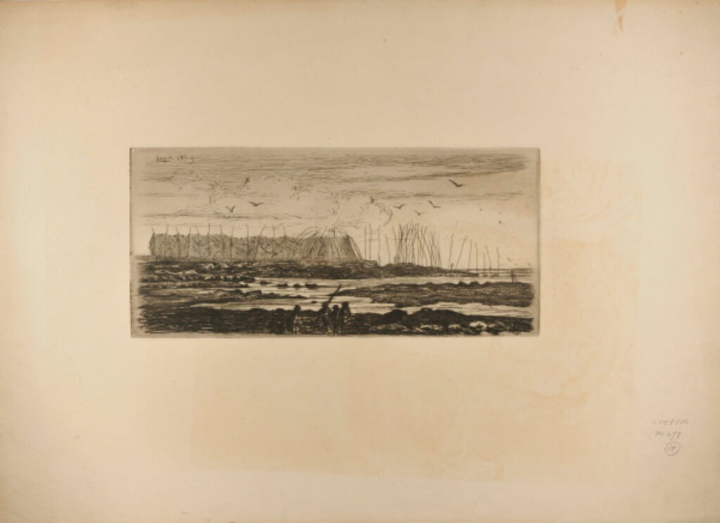 Marée basse avec filets séchant