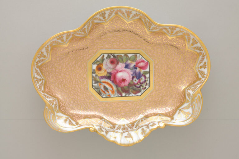 Lobed Dish
